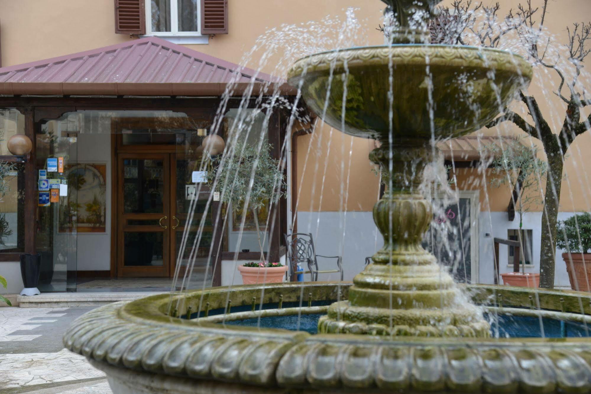 Hotel Astoria & Ninfea Spa Фиджи Экстерьер фото